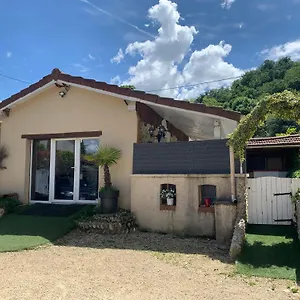 https://apt-la-bergerie.hotels-rhonealpes.com